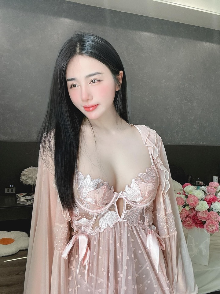 gai xinh mac vay ngu