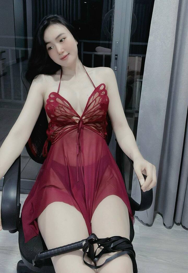 gai xinh mac vay ngu